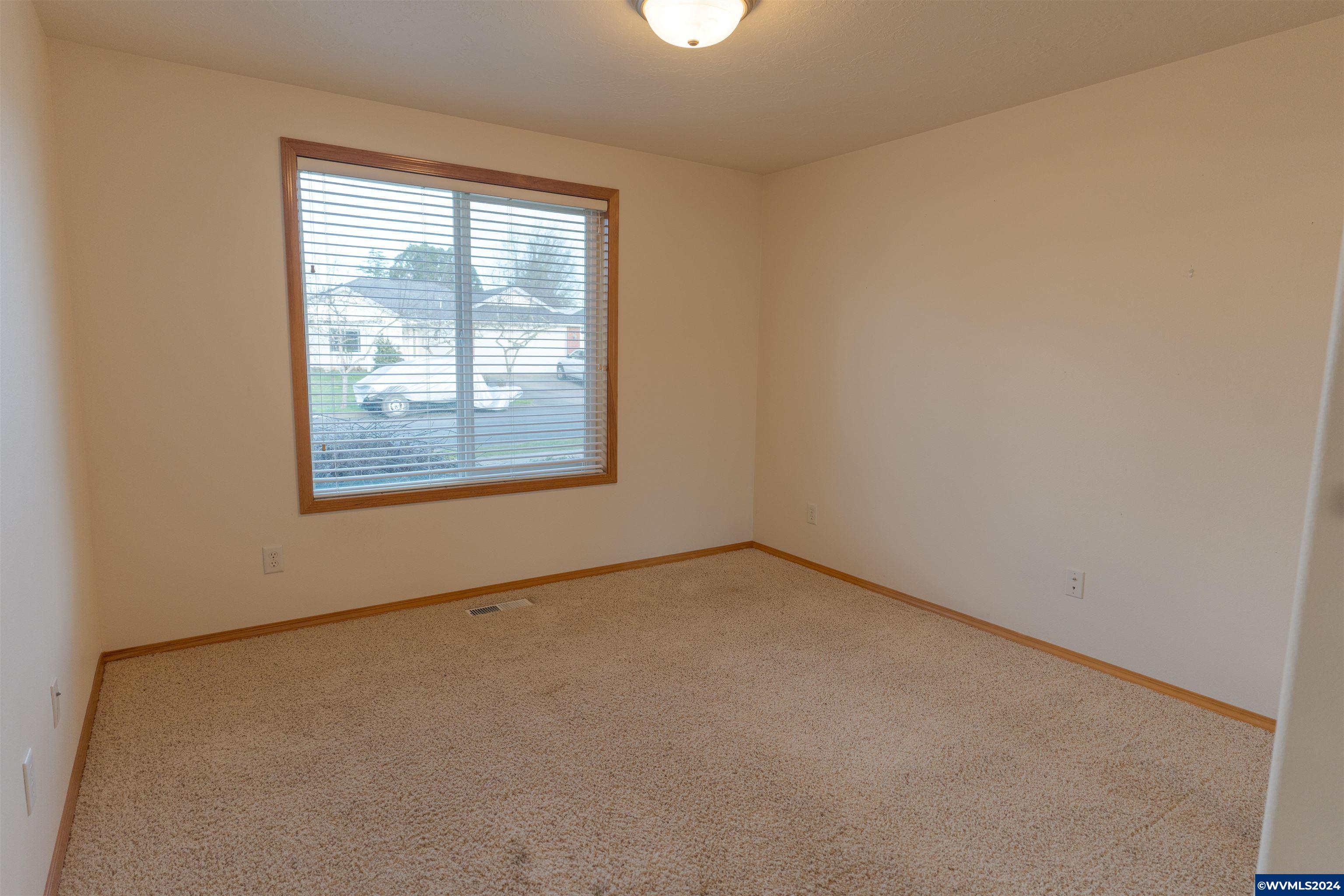 1904 Summerfield Court Southwest Albany, OR 97321 - Photo 12 of 28