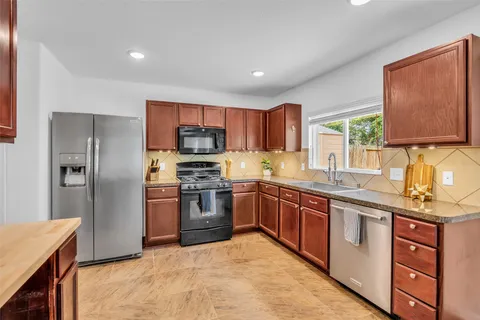 $270,000 | 16718 Warbler Drive, Conroe, TX 77385