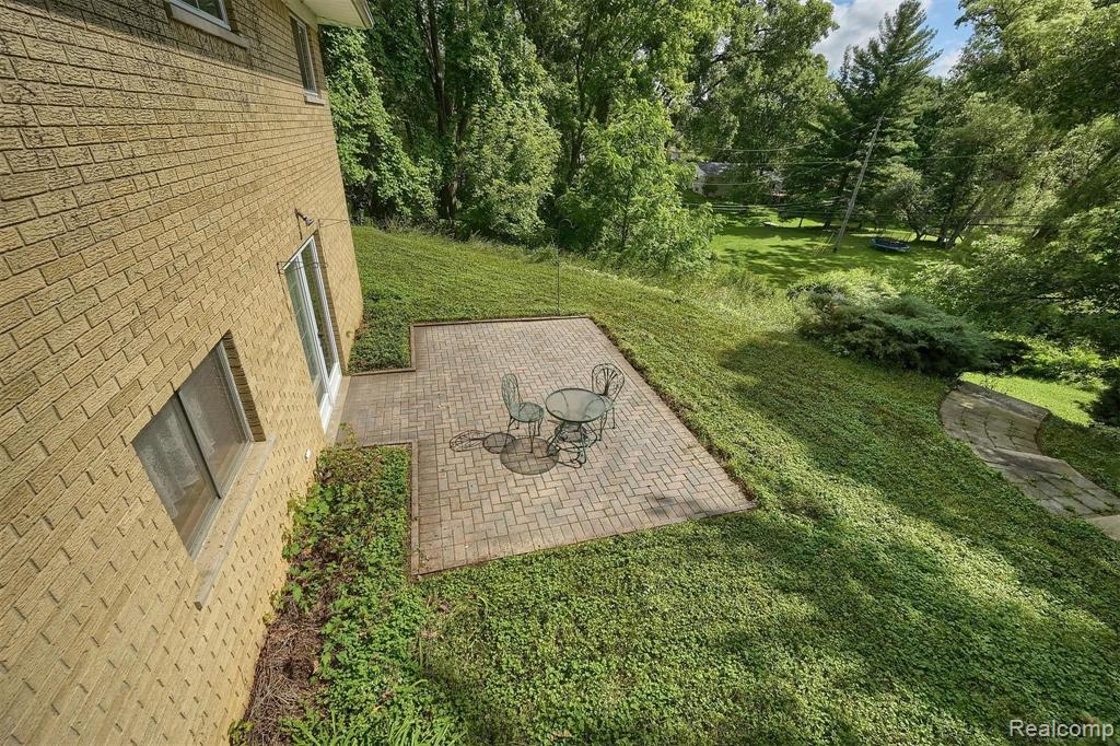 865 Briar Court Rochester Hills, MI 48309 - Photo 38 of 39