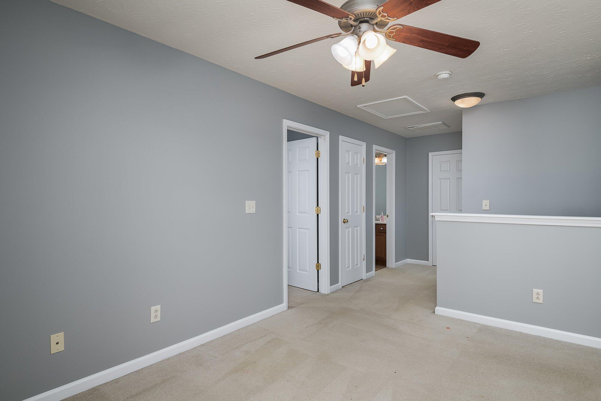 114 Meadow View Way Georgetown, KY 40324 - Photo 14 of 31 114_meadow_view_way_12_6_23-016.jpg-SMAL