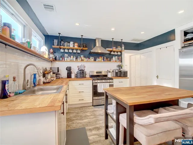 $2,400 | 97 La France Avenue, Unit 4, Bloomfield, NJ 07003