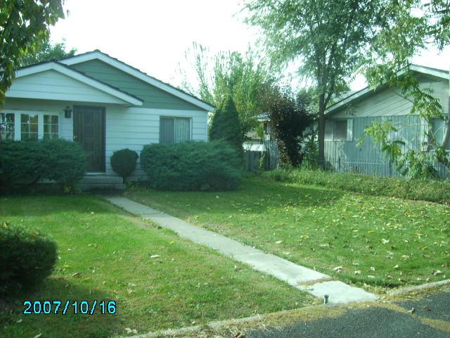 62500 Highway 97 Toppenish, WA 98948 - Photo 3 of 7 a view of a house with a yard