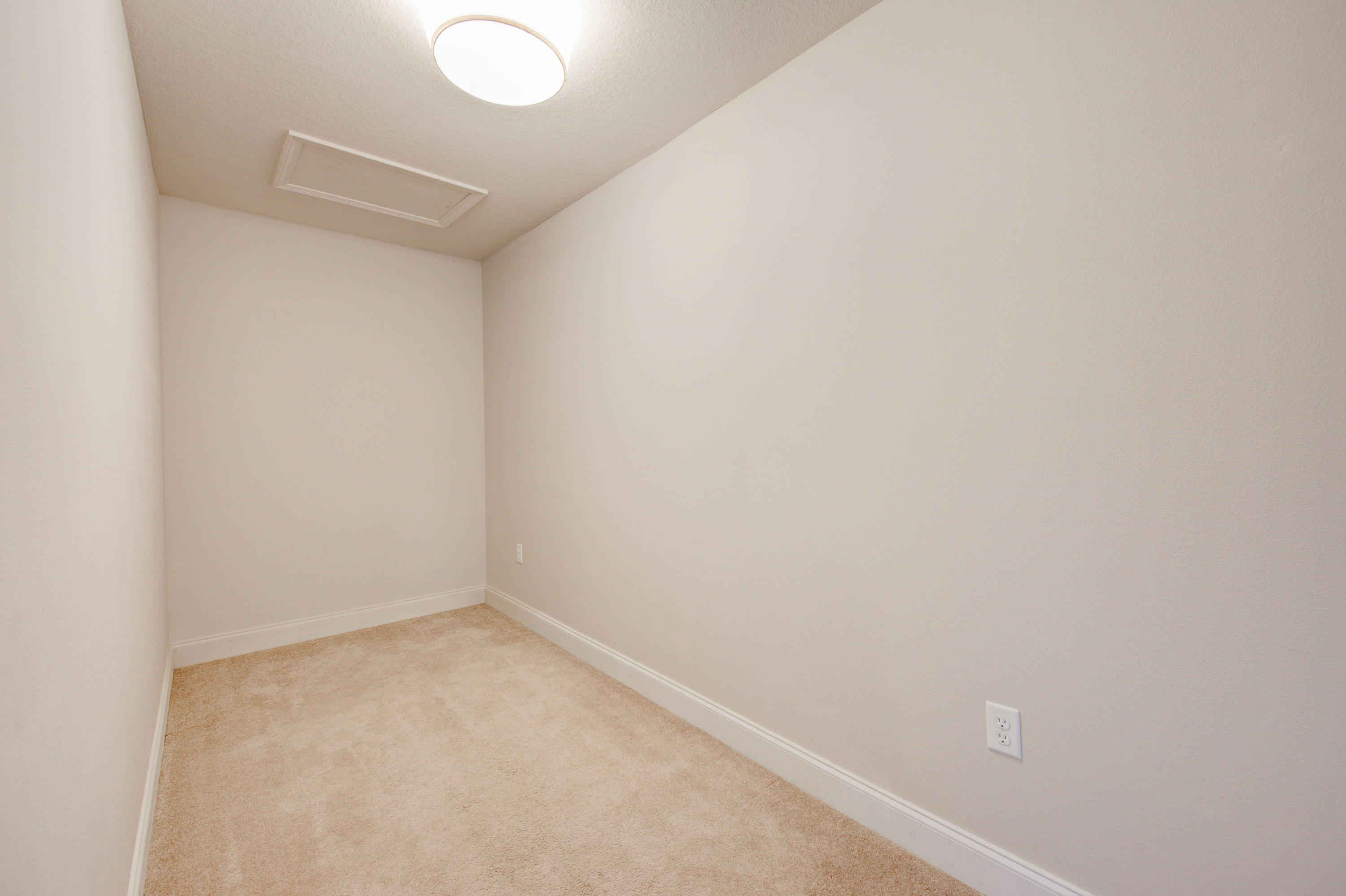 4557 Hermosa Road Crestview, FL 32539 - Photo 27 of 29 a view of small space