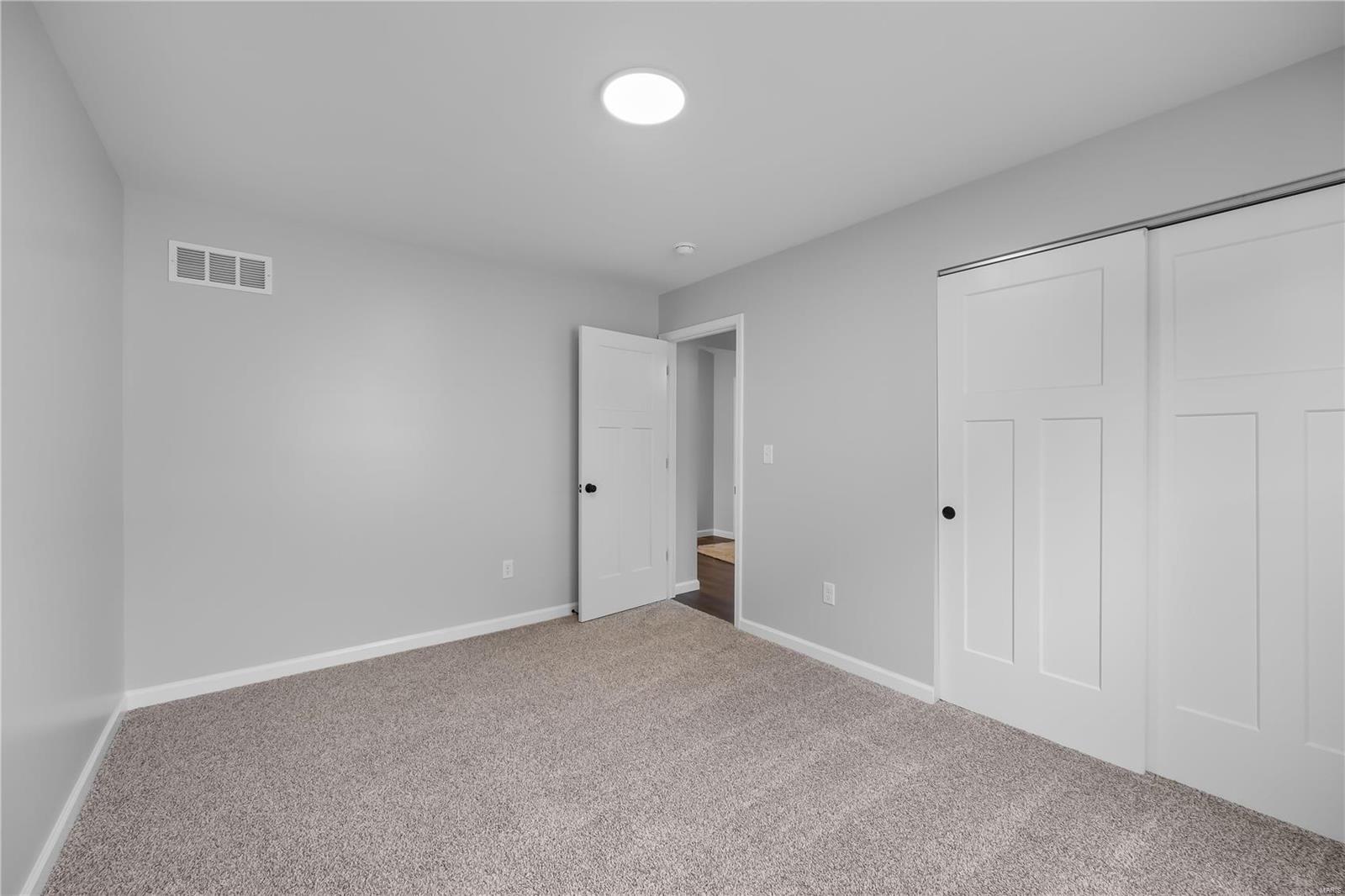 617 Lind Road St. Louis, MO 63125 - Photo 13 of 24