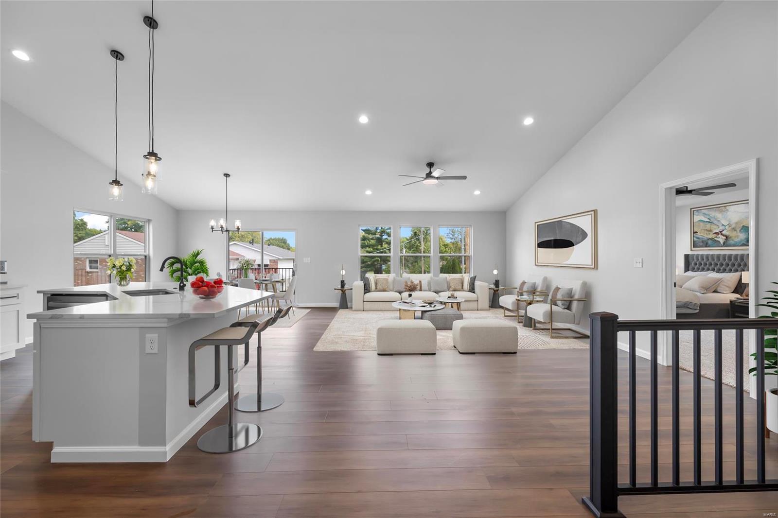 617 Lind Road St. Louis, MO 63125 - Photo 5 of 24