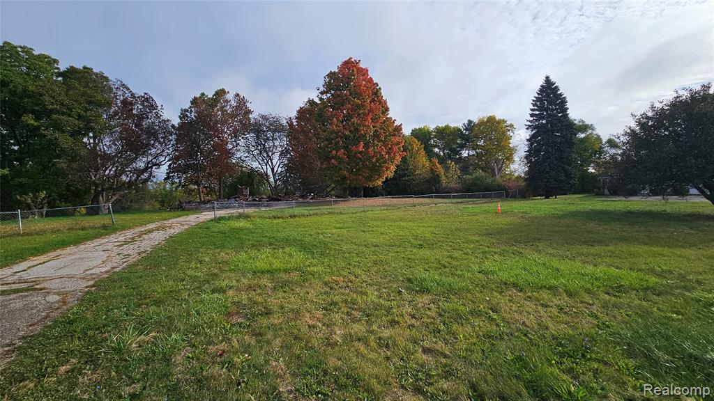 4022 Beecher Road Flint, MI 48532 - Photo 3 of 7