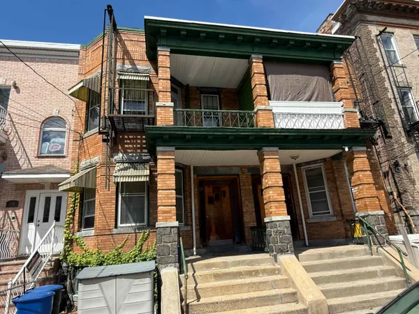 $1,800 | 114 Lake Street, Unit 2F, Jersey City, NJ 07306