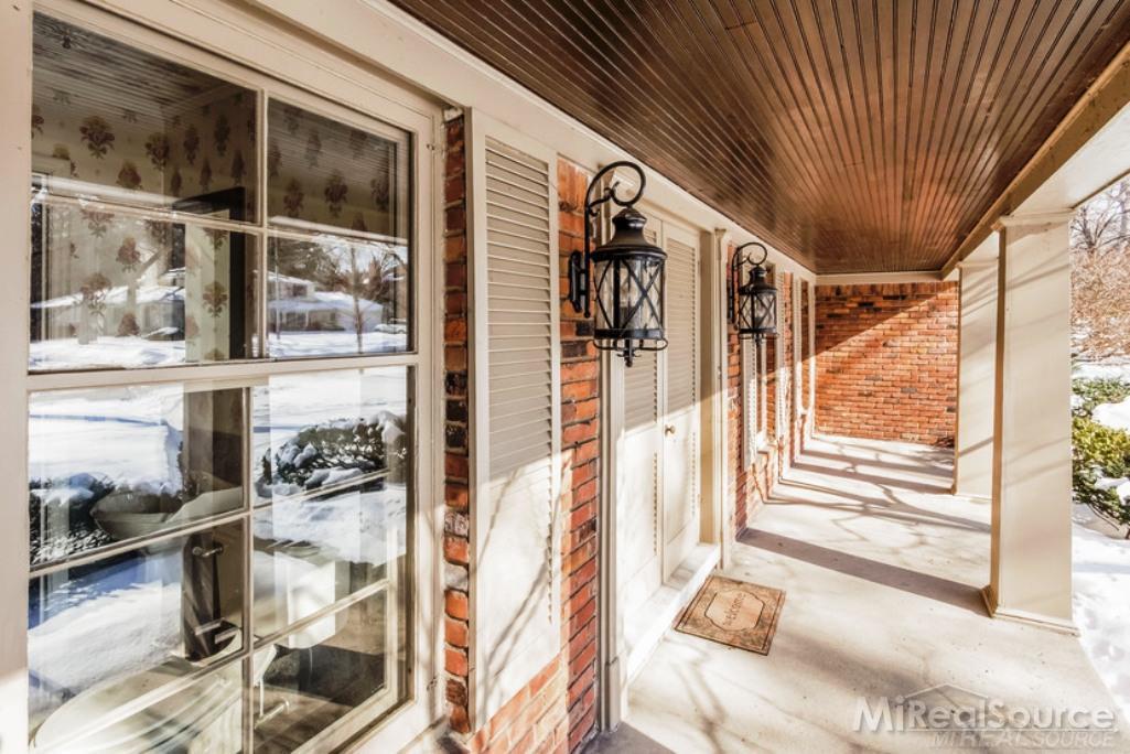 240 Vendome Road Grosse Pointe Farms, MI 48236 - Photo 5 of 33