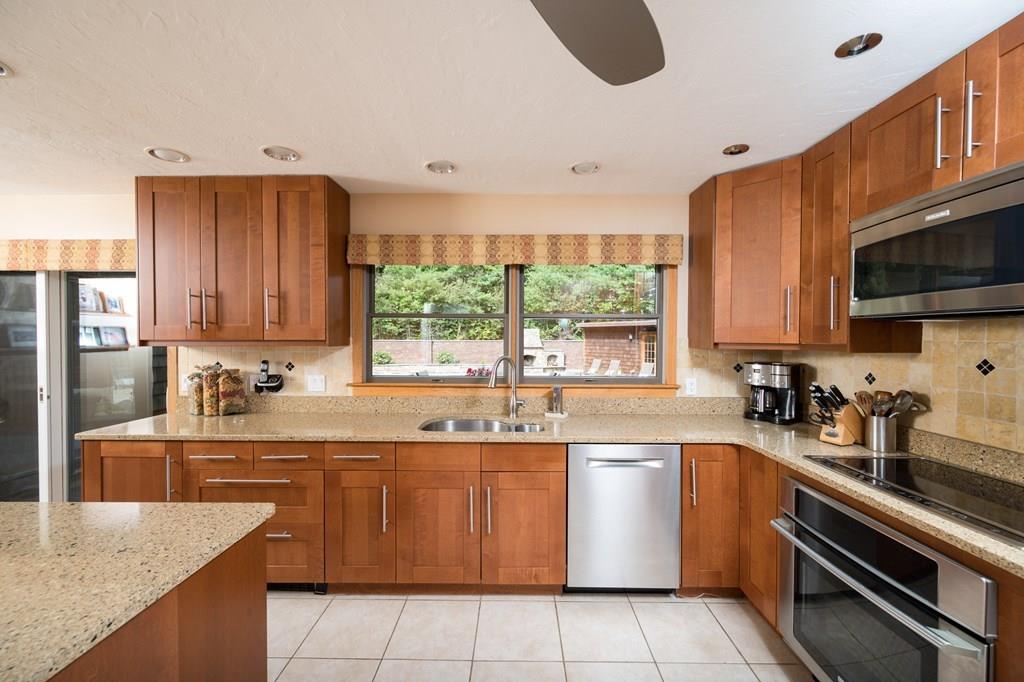 41 Woods Road Norwell, MA 02061 - Photo 6 of 42 Gallery Image 6