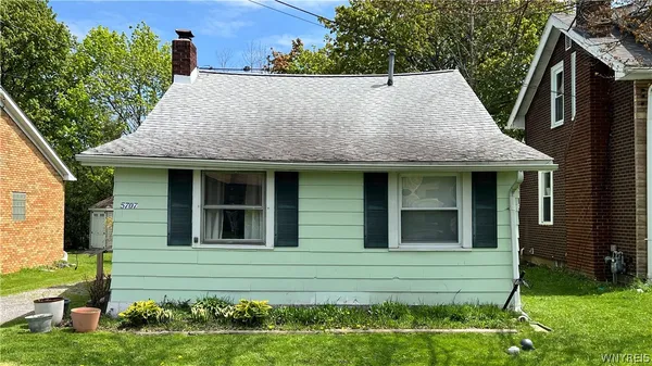 $129,900 | 5707 East Lane, Hamburg, NY 14085