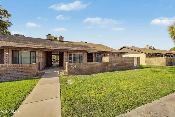 $339,999 | 108 West Loma Vista Drive, Unit 101, Tempe, AZ 85282