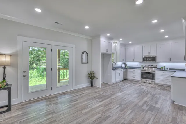 $599,900 | 3931 Taylors Store Road, Hampshire, TN 38461