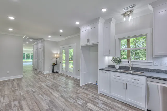 $599,900 | 3931 Taylors Store Road, Hampshire, TN 38461