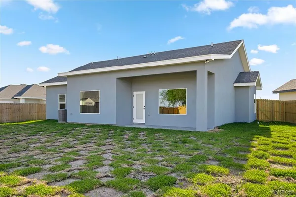 a view of front of house with yard