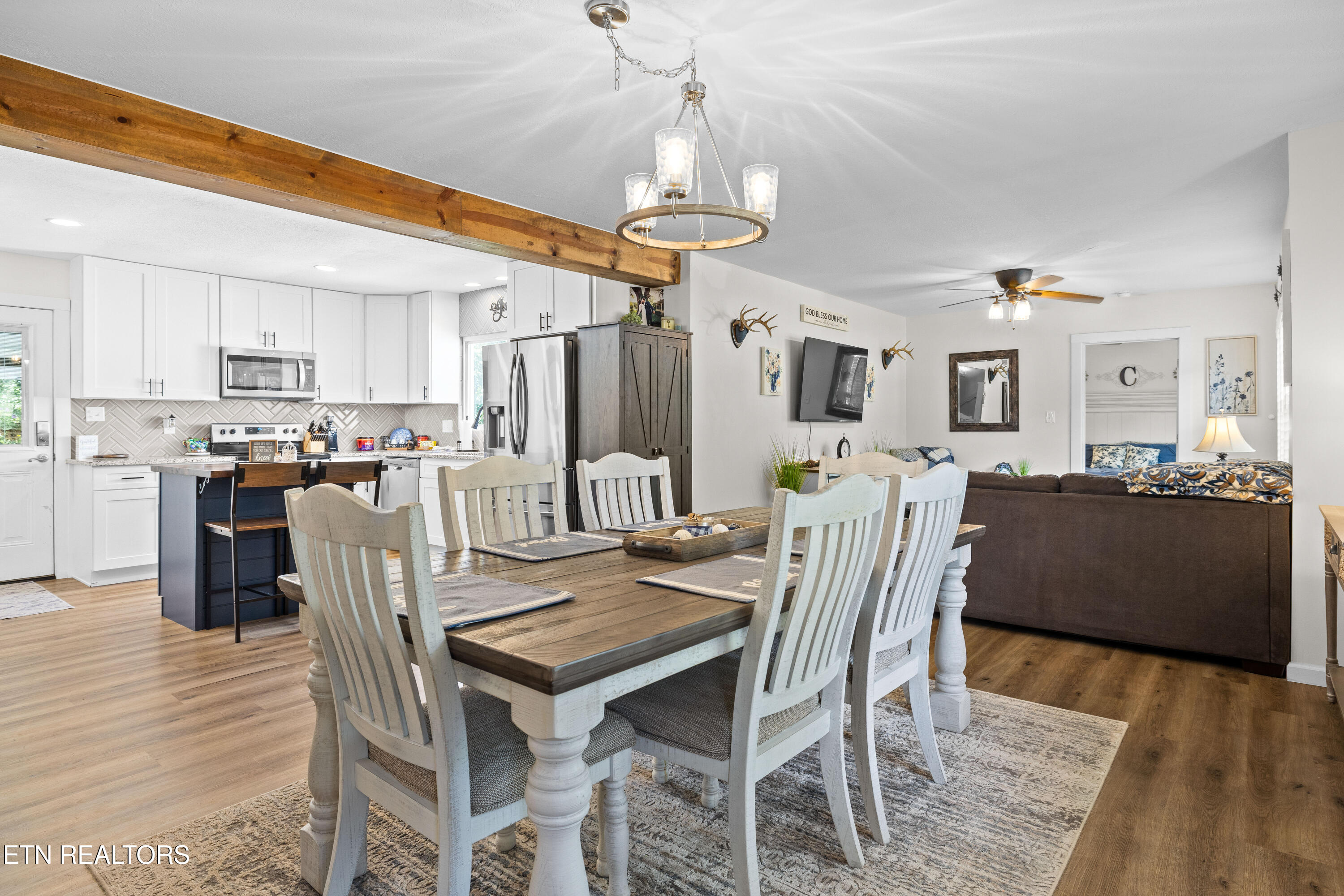 4149 Sevierville Road Maryville, TN 37804 - Photo 2 of 44 Come In