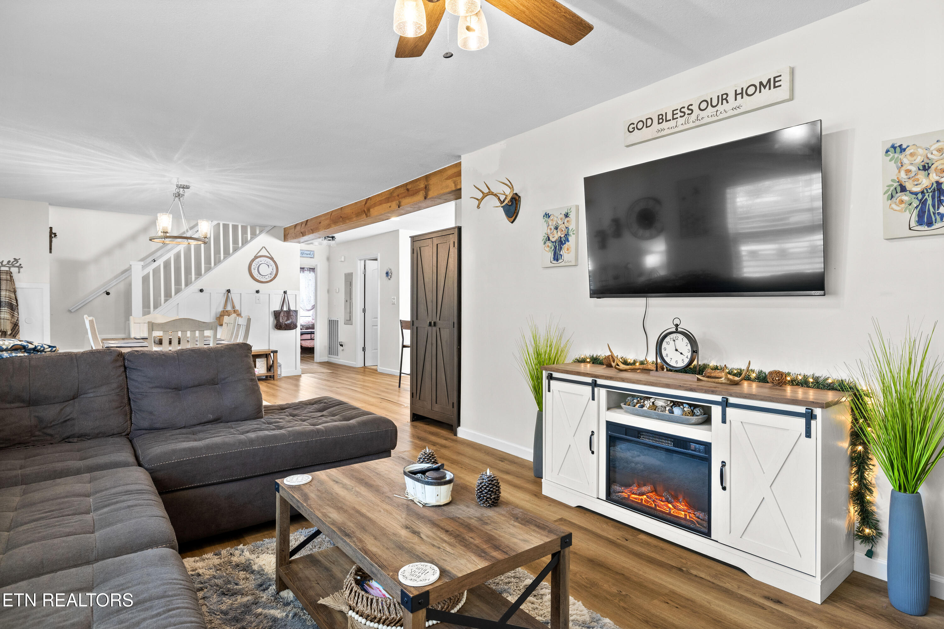 4149 Sevierville Road Maryville, TN 37804 - Photo 4 of 44 Open to Dining