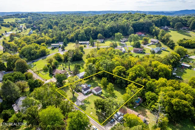 $418,000 | 4149 Sevierville Road, Maryville, TN 37804