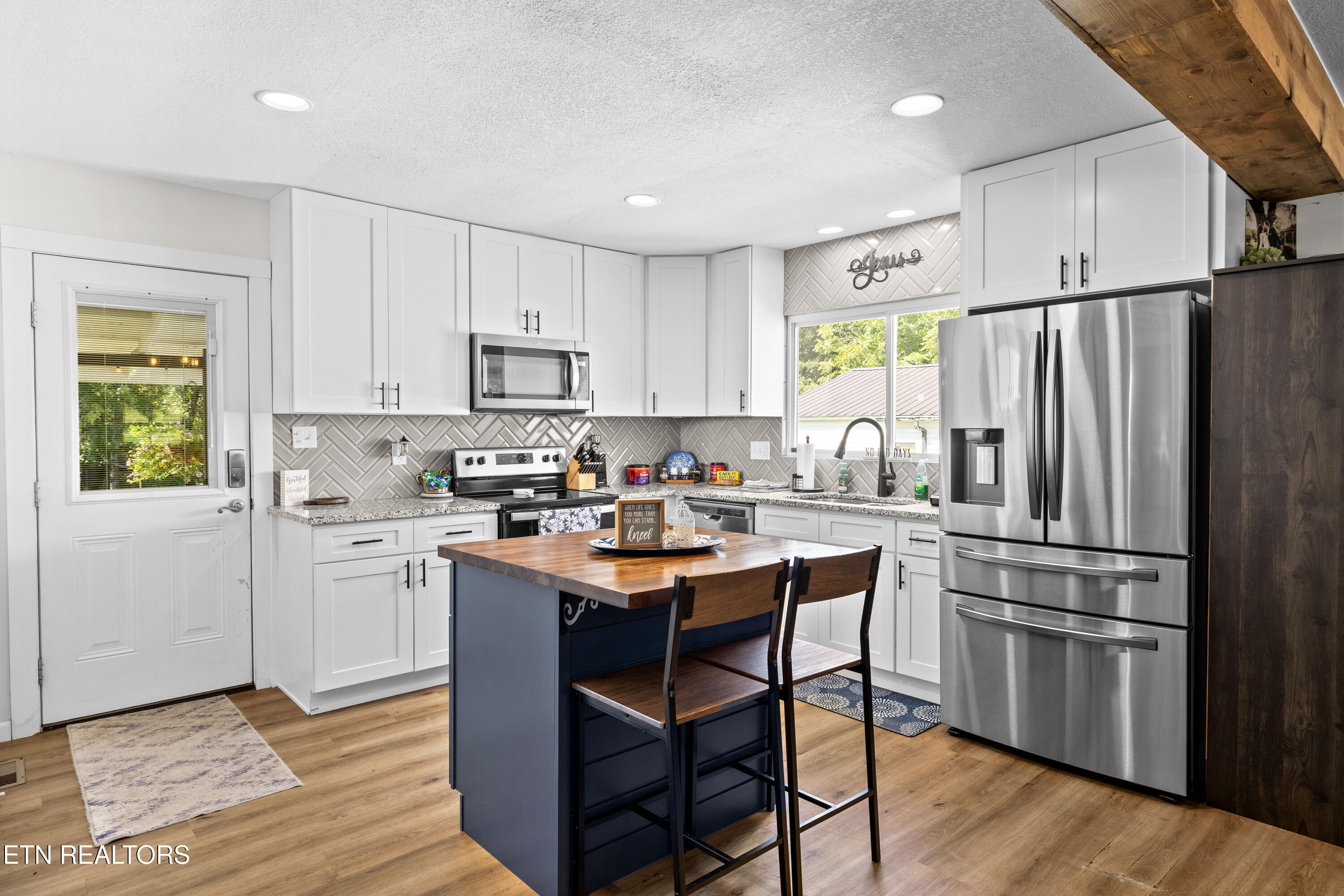 4149 Sevierville Road Maryville, TN 37804 - Photo 7 of 44 Bright Kitchen