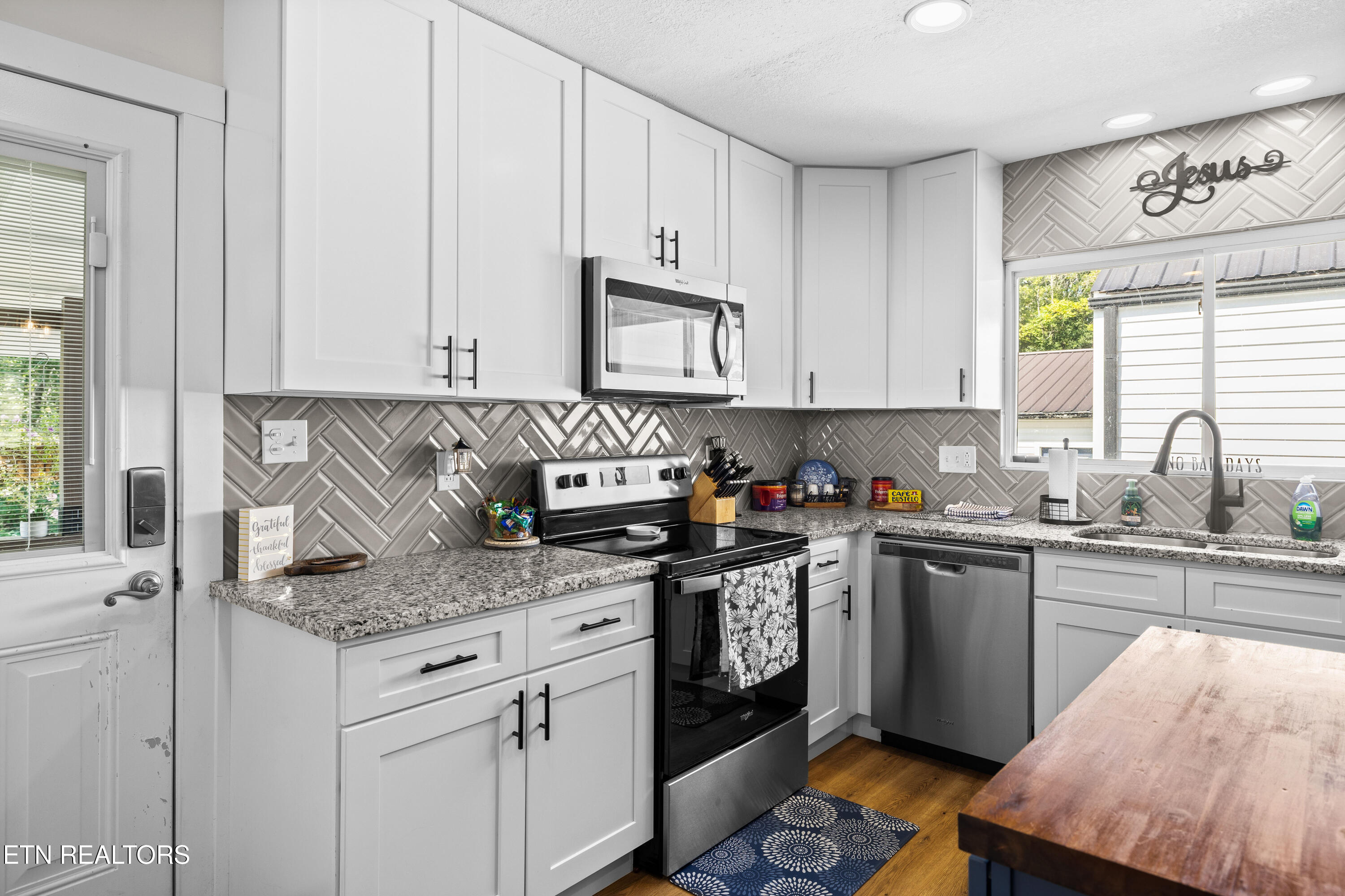 4149 Sevierville Road Maryville, TN 37804 - Photo 8 of 44 Great Cabinet Space