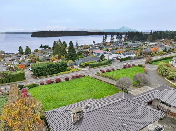$1,950,000 | 6916 Soundview Drive, Gig Harbor, WA 98335