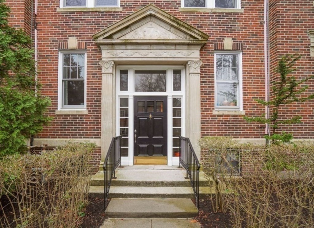 36 Browne Street, Unit 6 Brookline, MA 02446 - Photo 13 of 19