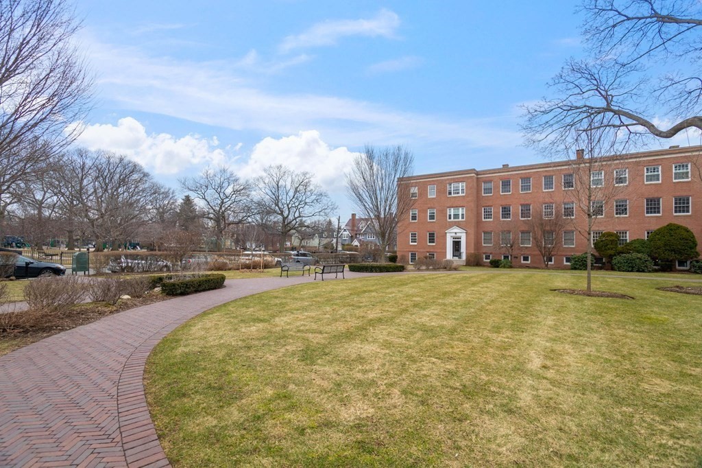 36 Browne Street, Unit 6 Brookline, MA 02446 - Photo 15 of 19