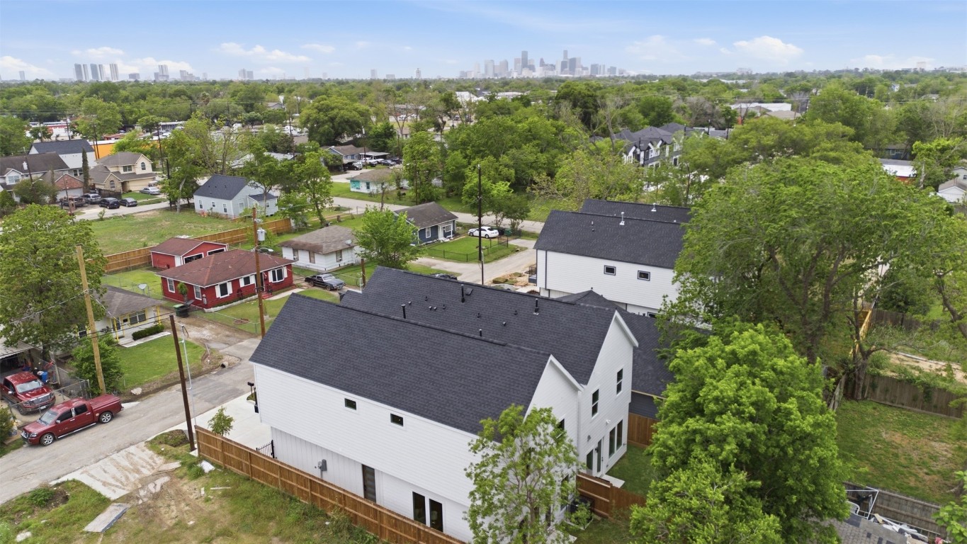 6815 Paris Street Houston, TX 77021 - Photo 3 of 30 an aerial view of house with a yard