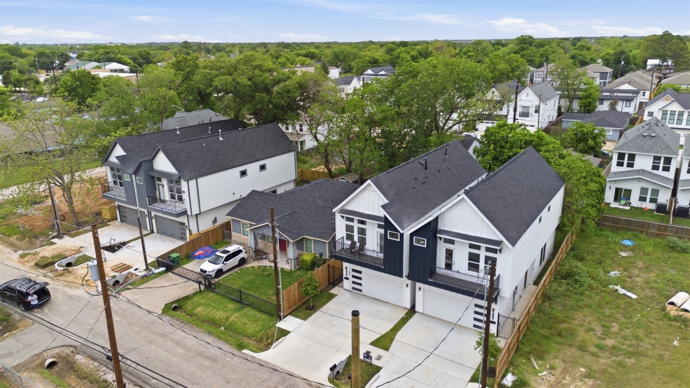 6815 Paris Street Houston, TX 77021 - Photo 4 of 30 an aerial view of a house