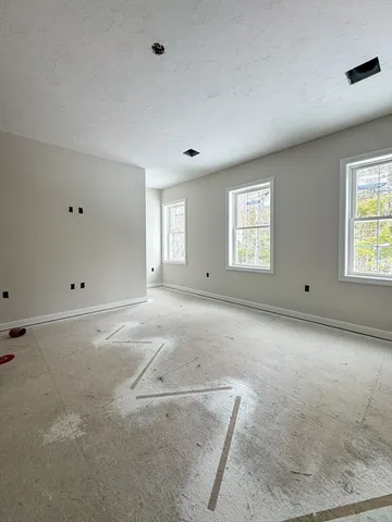 a view of empty room with window