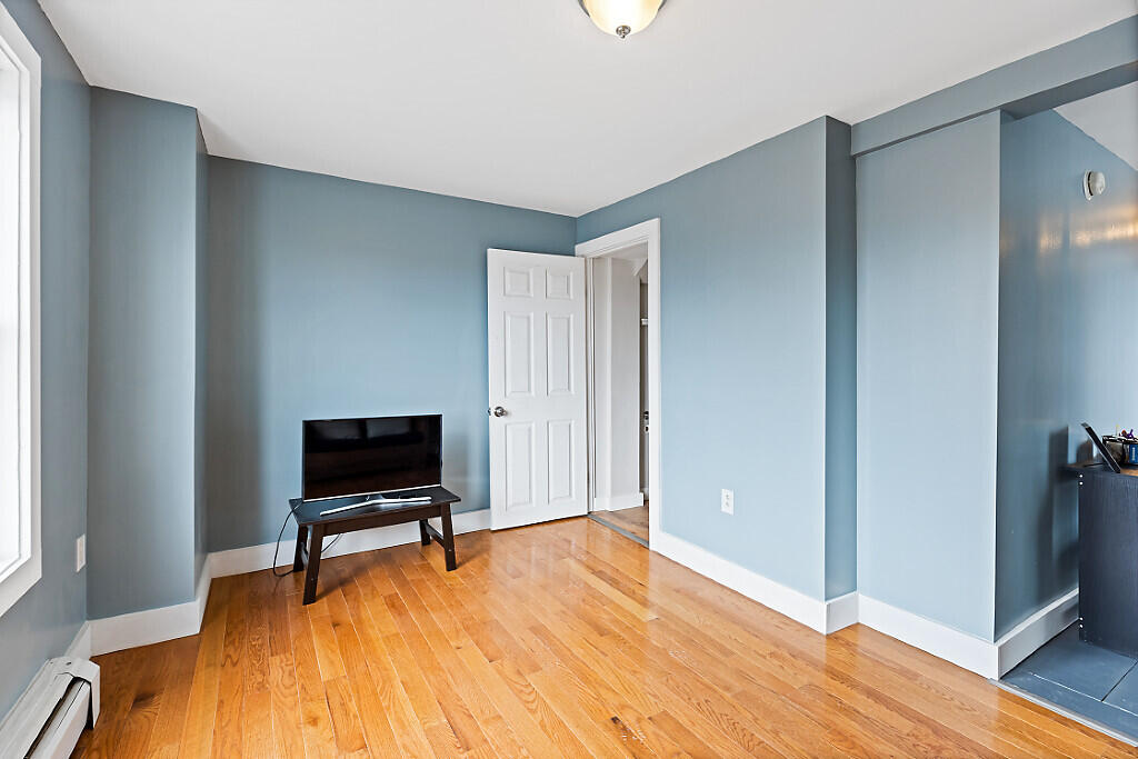 6 Linden Street Waterville, ME 04901 - Photo 17 of 34 Living Room
