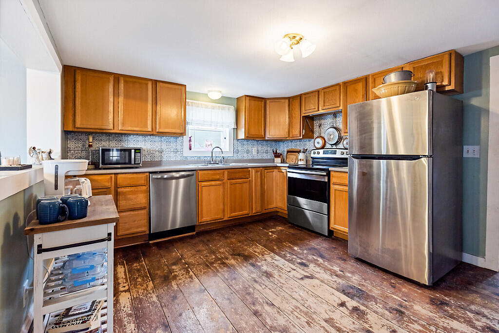6 Linden Street Waterville, ME 04901 - Photo 9 of 34 Kitchen