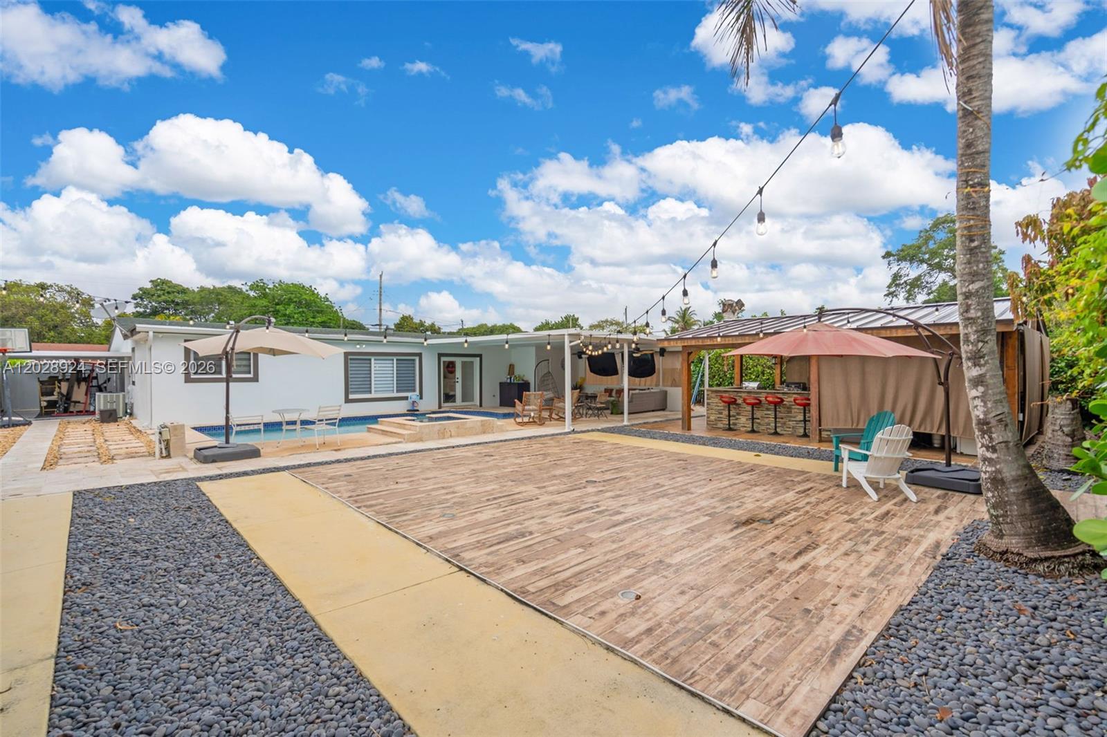 46 Northeast 164th Street Miami, FL 33162 - Photo 45 of 60