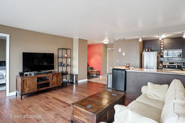 $224,400 | 1360 North Sandburg Terrace, Unit 1510C, Chicago, IL 60610