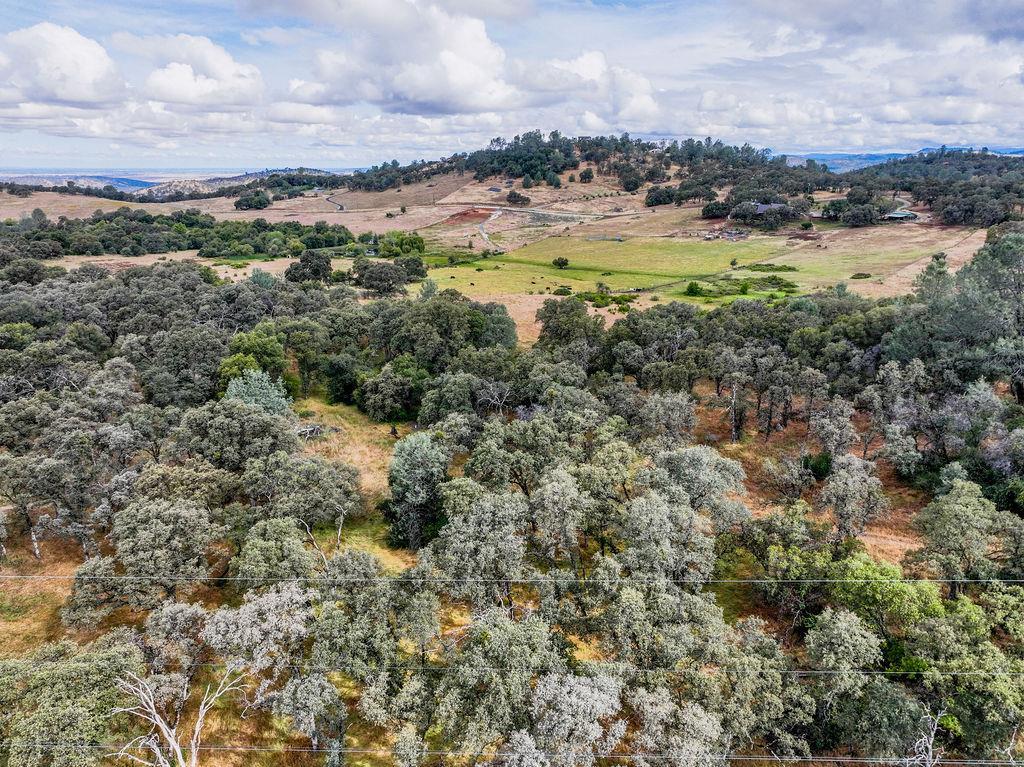 19838 Perimeter Road Grass Valley, CA 95949 - Photo 23 of 30 a view of a lake with houses in back