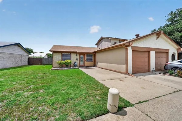 $209,900 | 1012 Plover Lane, Arlington, TX 76015