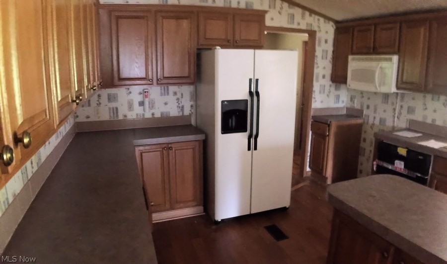1472 Braun Road Belpre, OH 45714 - Photo 7 of 19 Kitchen