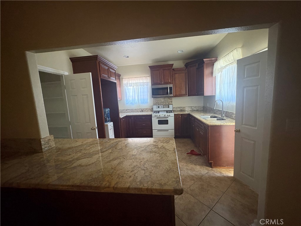 3395 Franklin Avenue Riverside, CA 92507 - Photo 12 of 55