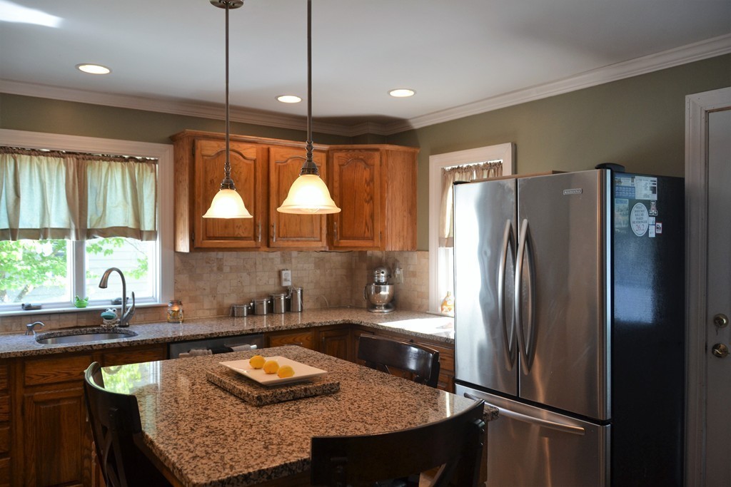 55 Katherine Road Stoneham, MA 02180 - Photo 3 of 22 Gallery Image 3
