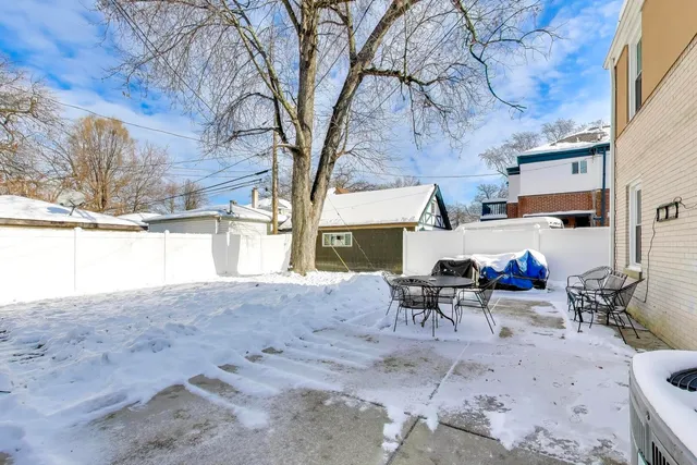 $389,000 | 7712 West Dickens Avenue, Elmwood Park, IL 60707