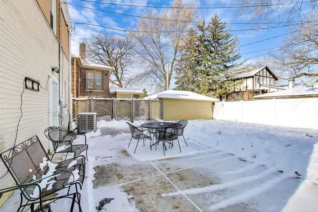 $389,000 | 7712 West Dickens Avenue, Elmwood Park, IL 60707