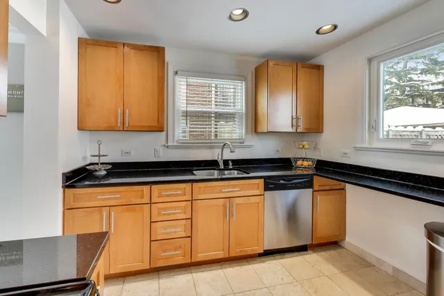 $389,000 | 7712 West Dickens Avenue, Elmwood Park, IL 60707