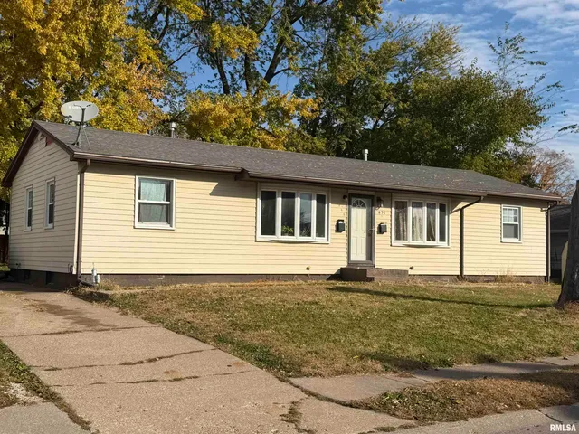 $169,900 | 449-451 34th Avenue, East Moline, IL 61244