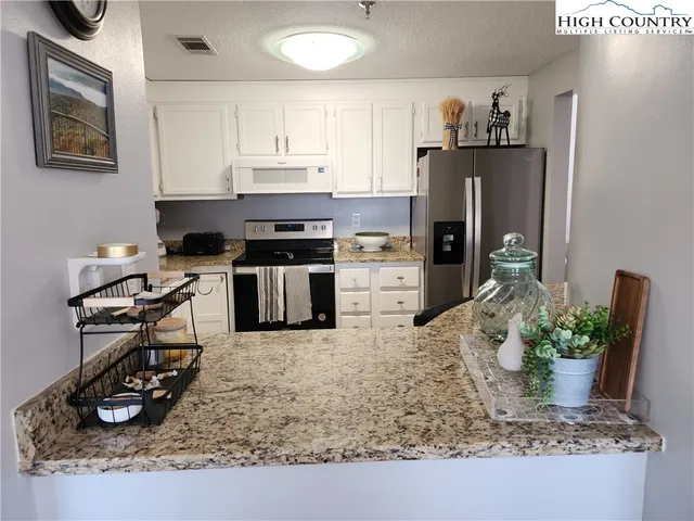 $1,750 | 303 Sugar Top Drive, Unit 3230, Sugar Mountain, NC 28604