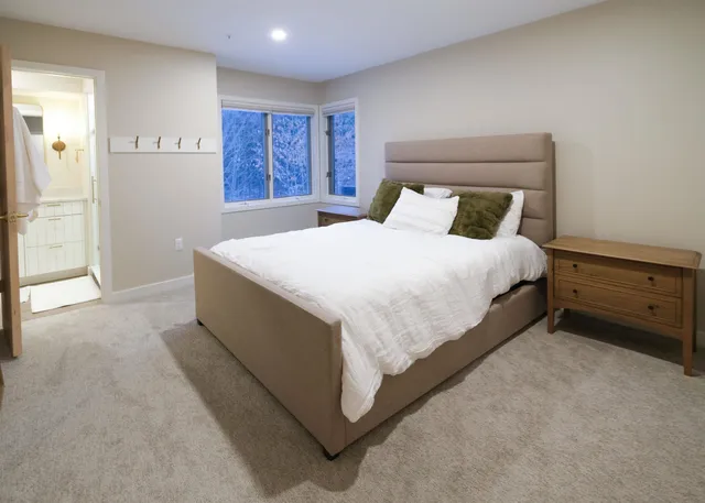 $1,600,000 | 56 Ledgewood Road, Unit C3/C4 GARAGE, Ludlow, VT 05149