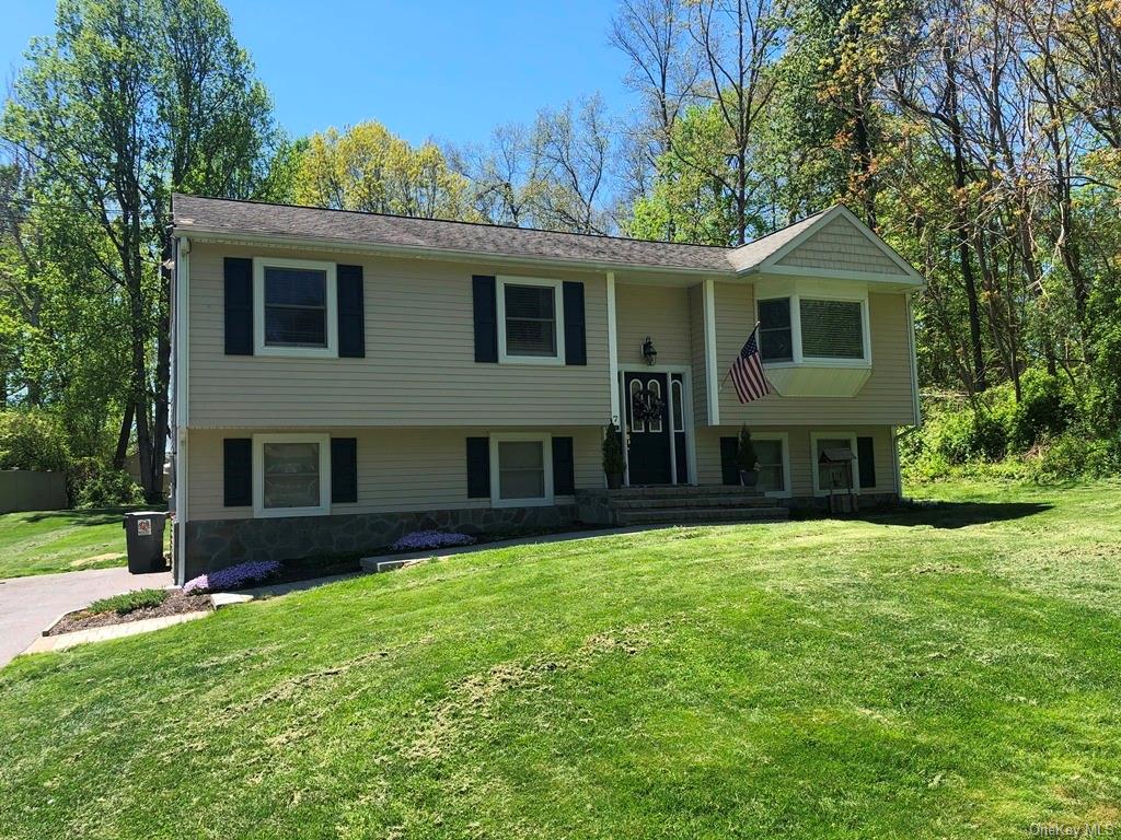 7 Kensington Drive, Hopewell Junction, NY 12533 Compass