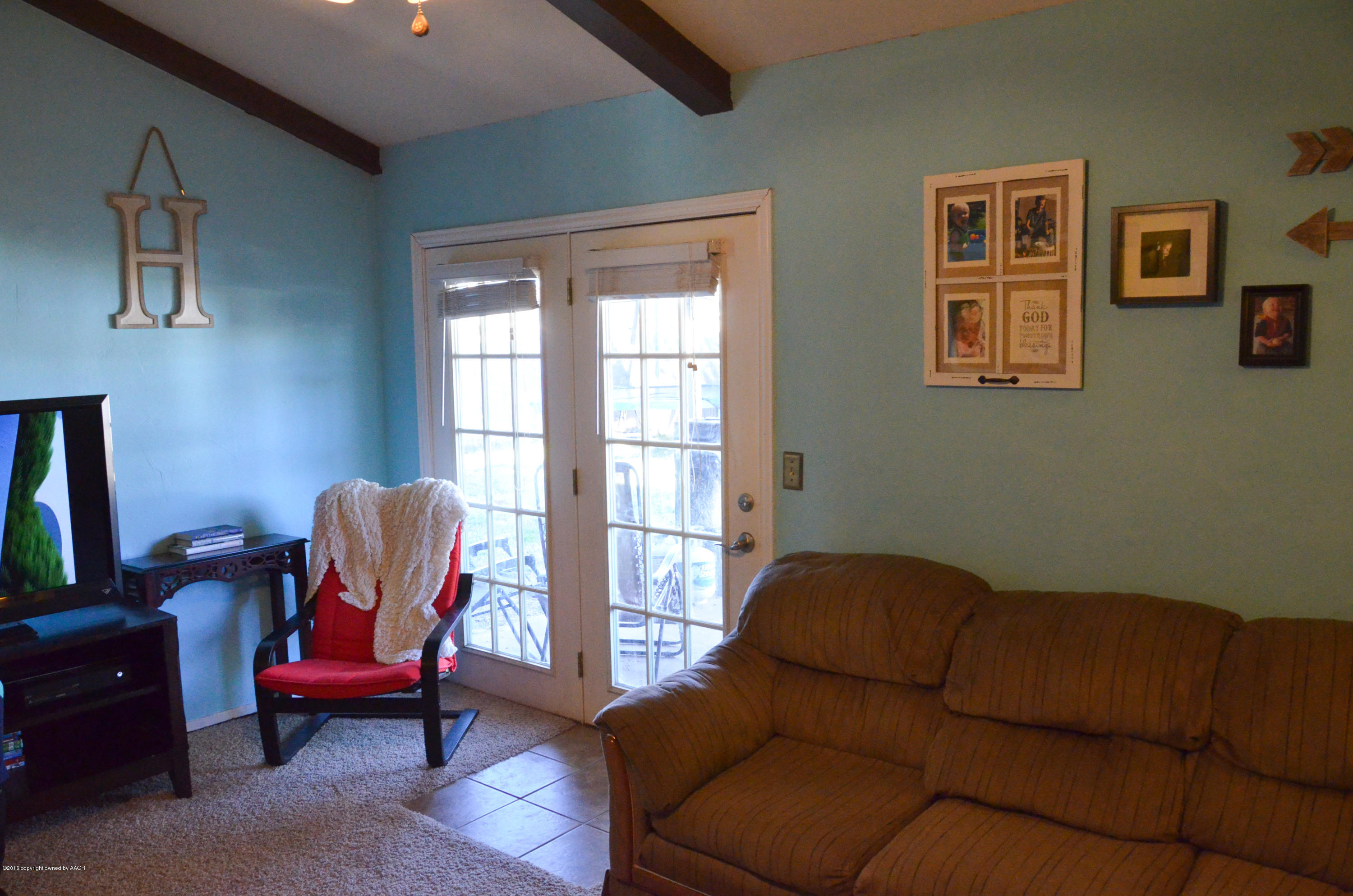 LIVING ROOM 2