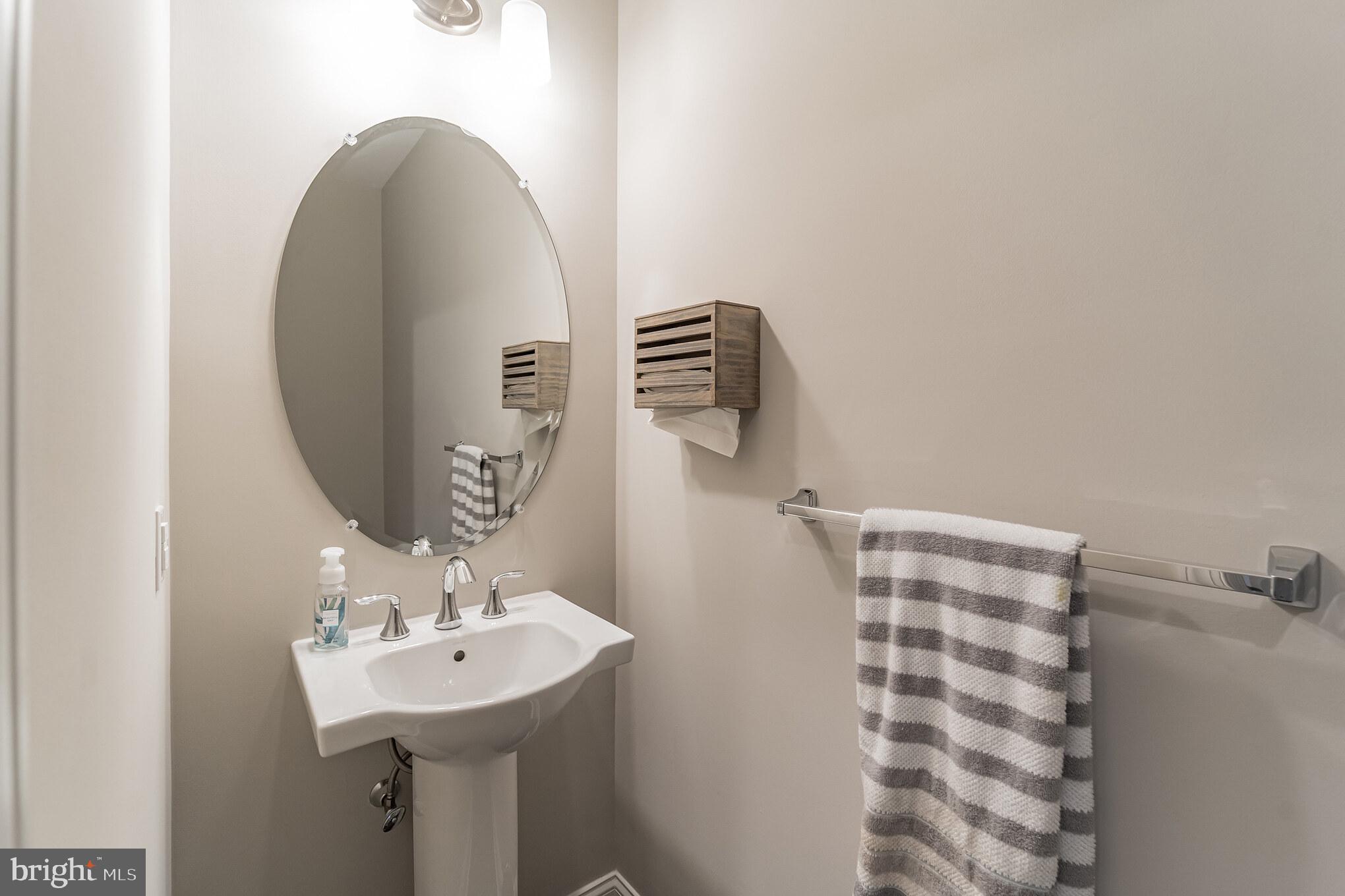 1 Overlook Road Lower Gwynedd, PA 19002 - Photo 21 of 39 Powder Room
