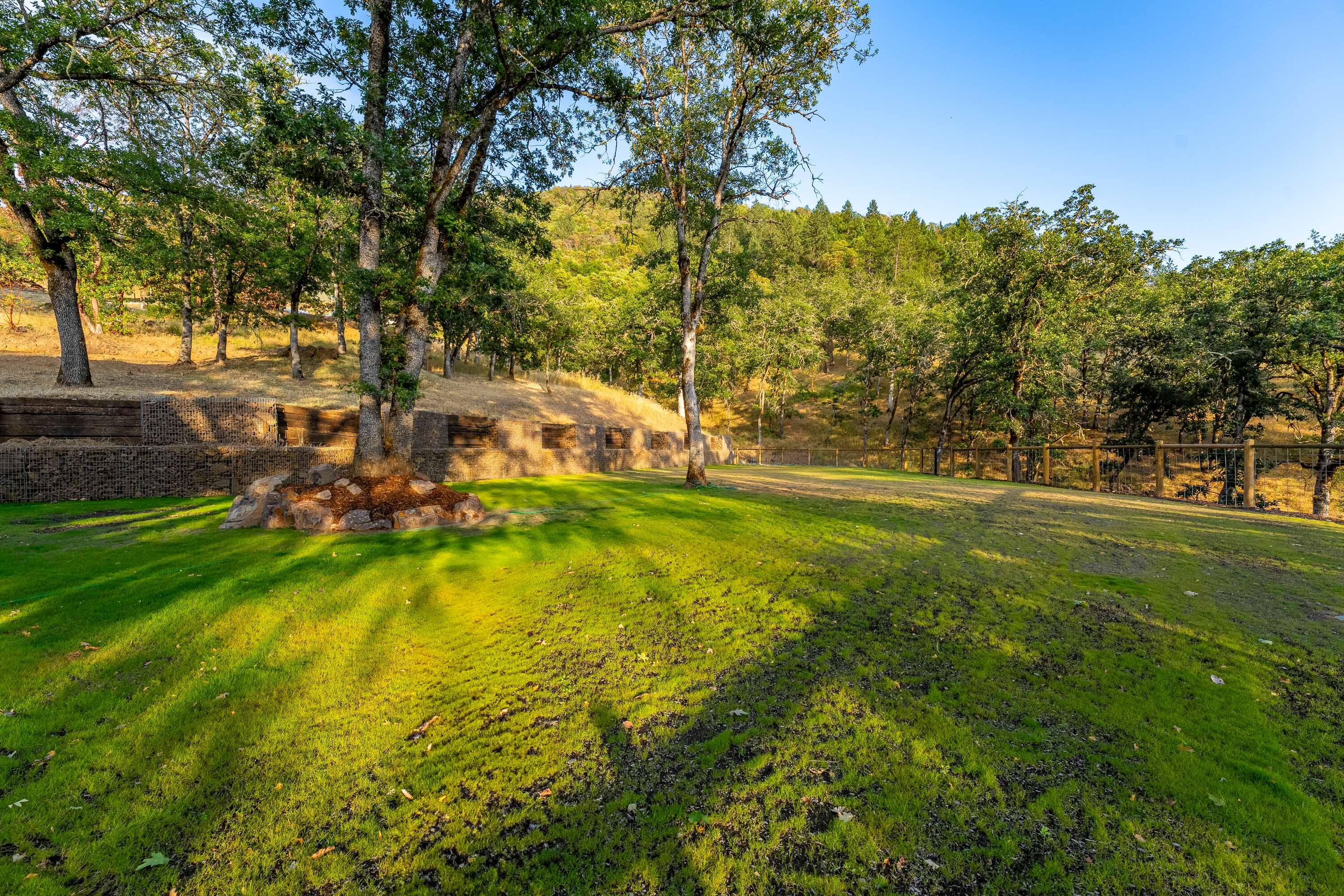 182 Wards Creek Road Rogue River, OR 97537 - Photo 64 of 80 a view of yard with green space