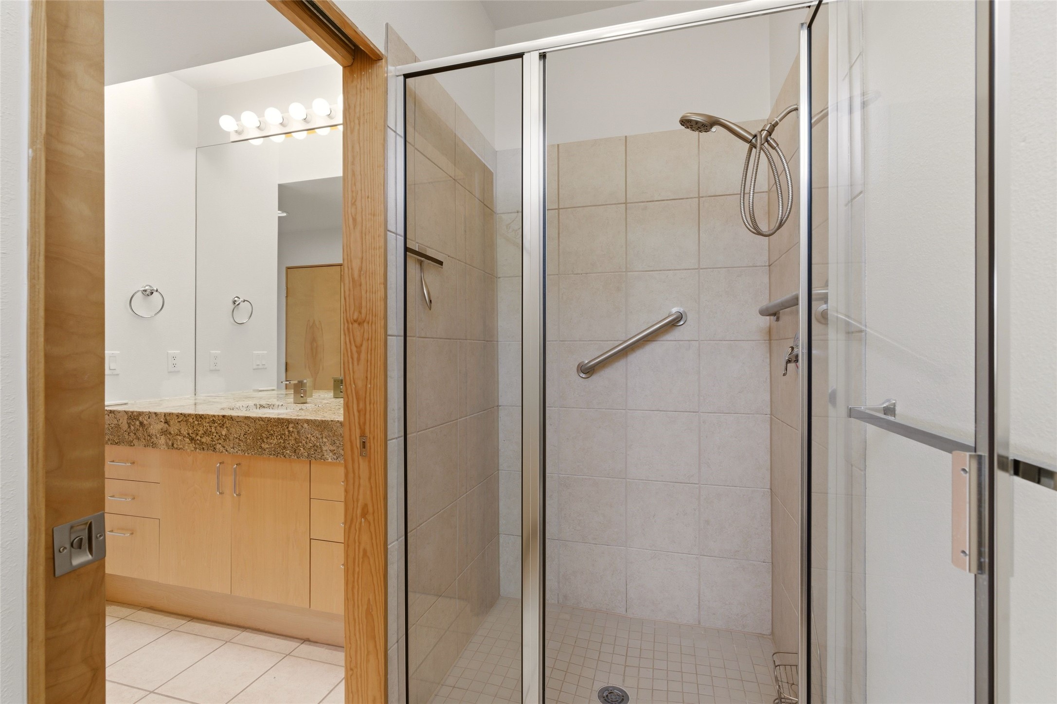 1500 Avenida Rincon, Unit 102 Santa Fe, NM 87506 - Photo 19 of 23 Upstairs bathroom