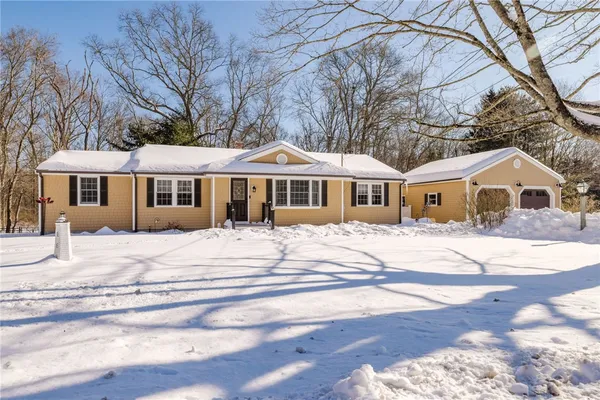 $655,000 | 185 Moulton Street, Rehoboth, MA 02769